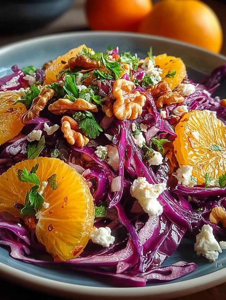 Rotkohlsalat mit Orangen, Feta & Walnüssen: Dein gesundes Blitzrezept!